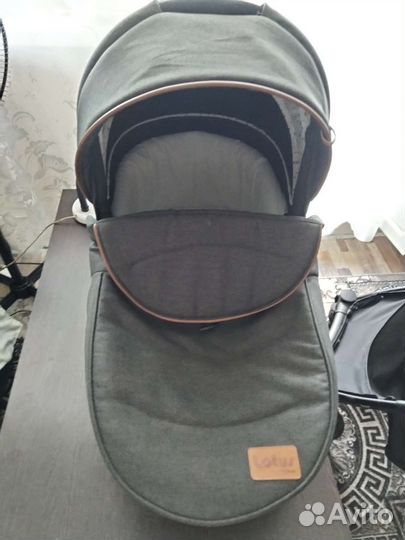 Коляска Lotus