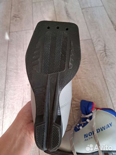 Лыжные ботинки