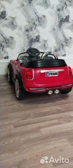 Детский электромобиль
