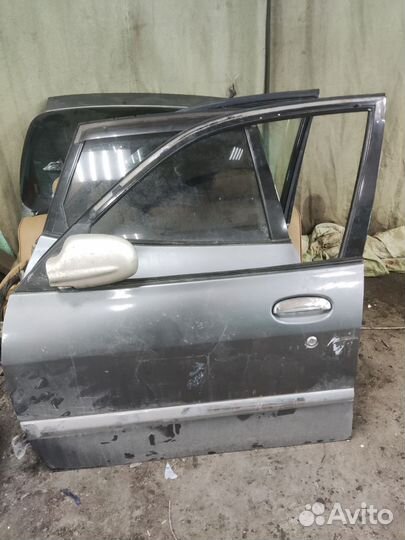 Двери daihatsu storia M101