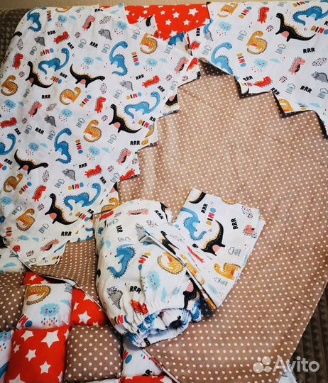 Бортики и одеяло в детскую кроватку