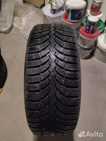 Bridgestone Blizzak Spike-01 235/55 R18