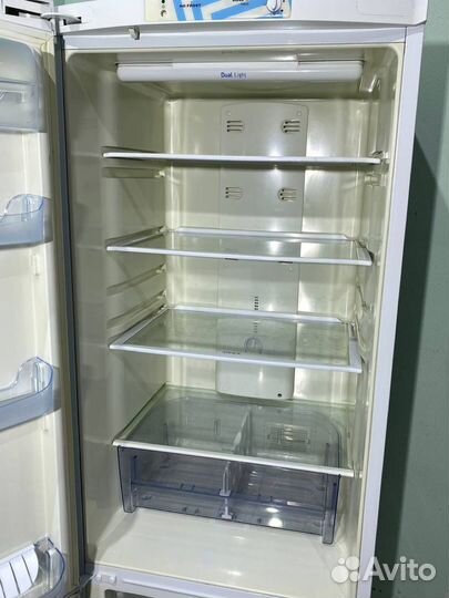 Холодильник Indesit