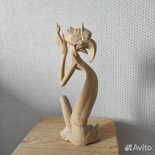 Фигурка из дерева