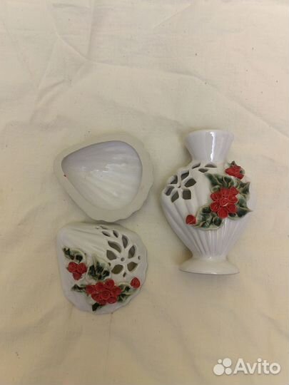 Новый фарфоровый комплект(вазочка+шкатулка)
