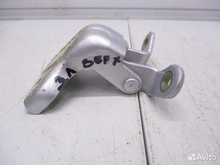 Петля двери задней левой верхняя Chevrolet Captiva