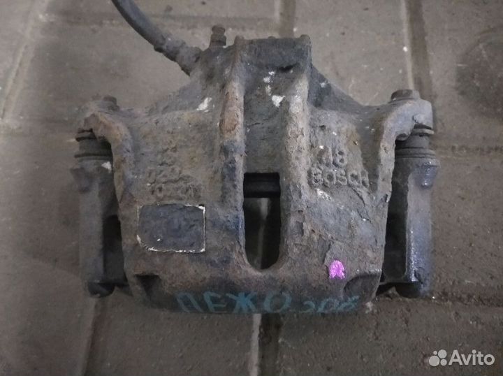 Суппорта тормозные передние Peugeot 206