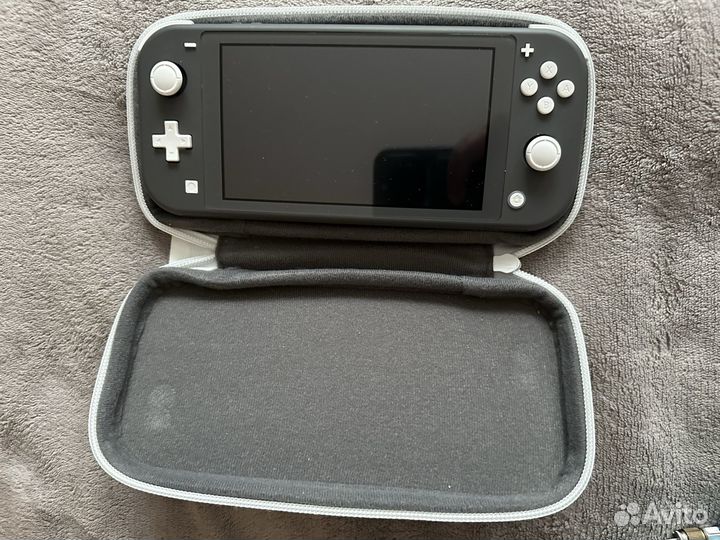 Портативная игровая приставка Nintendo Switch Lite