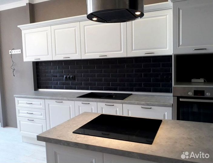 Угловой кухонный гарнитур современный с островом