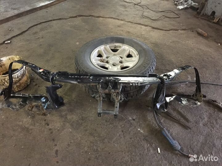 Панель передняя (телевизор) Mercedes W220