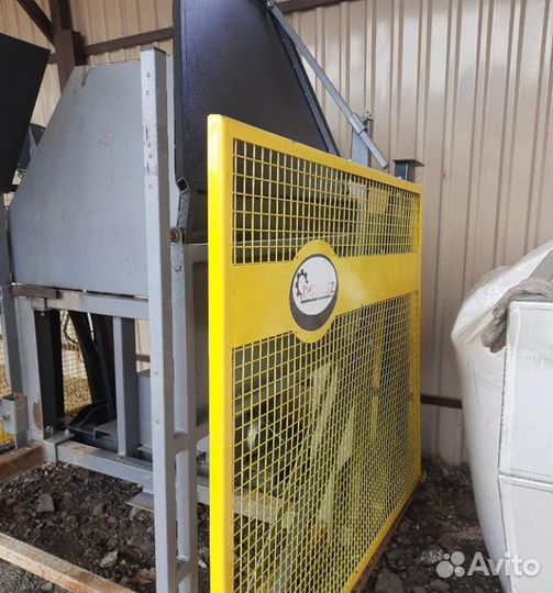 Опрокидыватель разгрузки контейнеров 