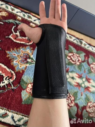 Бандаж компрессионный на лучезапястный сустав