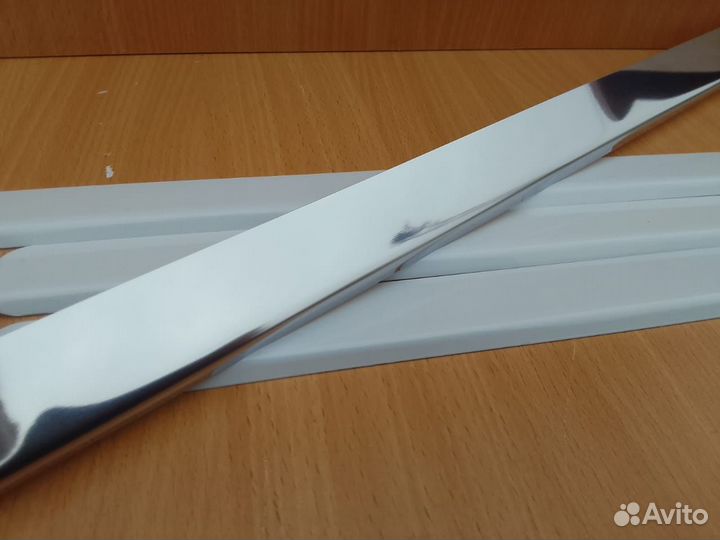 Накладки на пороги Toyota Hilux