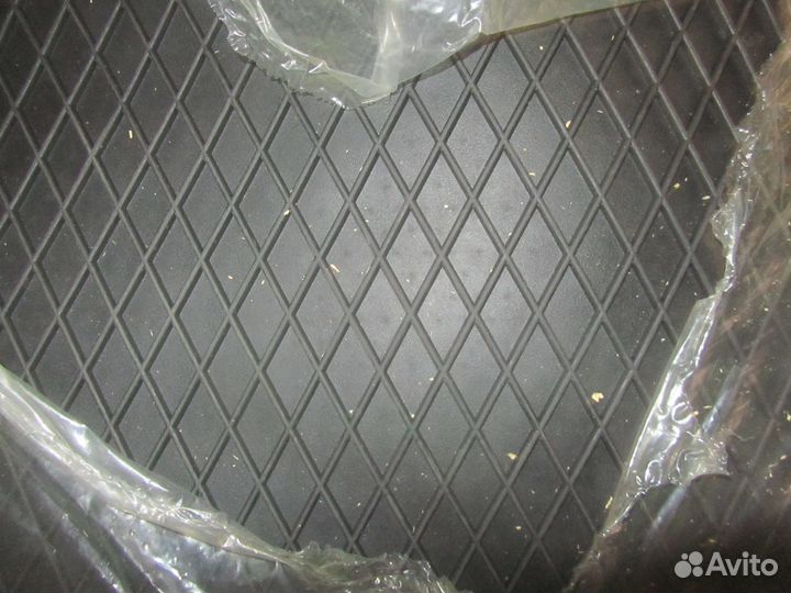 Комплект резиновых ковриков opel Antara 93743881