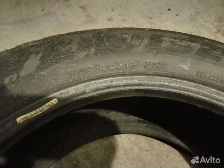 Bridgestone Ice Cruiser 5000 205/60 R16 92T