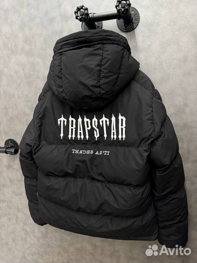 Пуховик Trapstar оверсайз на руках