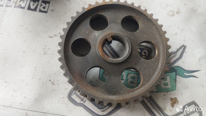 Шестерня балансировочного вала Volkswagen Passat B