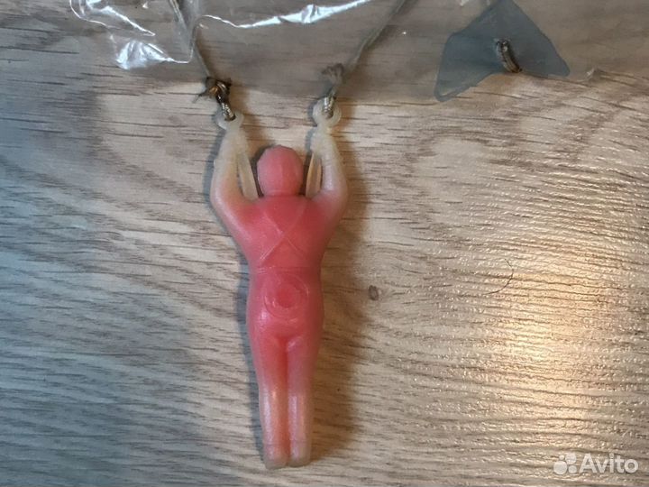 Игрушка СССР парашютист
