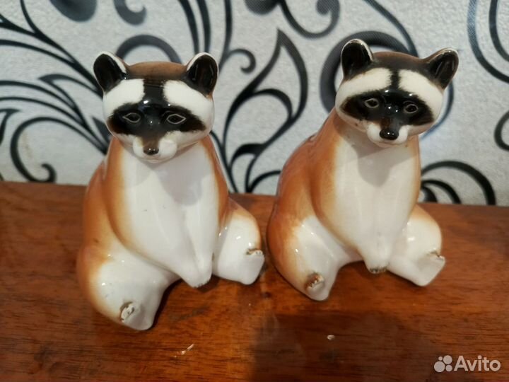 Статуэтка енот