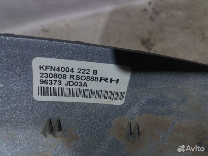 Nissan Qashqai 07- правая крышка зеркала 25347