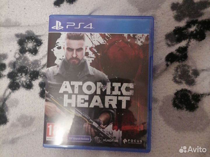 Игровая консоль ps4 с наушниками и крутыми дисками