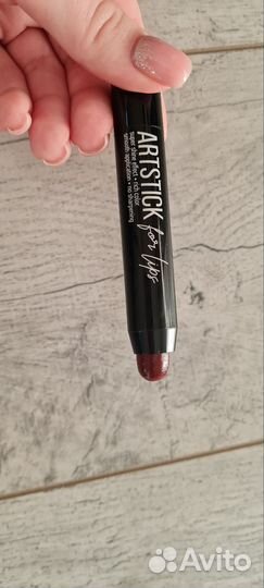 Помада для губ