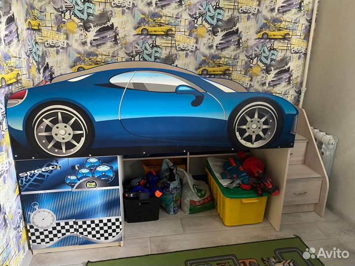 Детская кровать машинка с матрасом бу