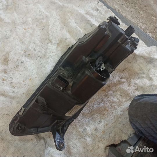 Передняя левая фара Тигуан1