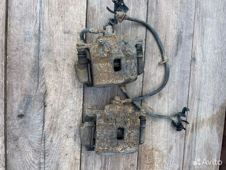 Тормозной суппорт передний Honda Civic 4D 1.3 2008