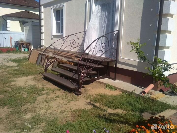 Крыльцо приставное металл