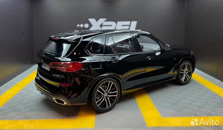 BMW X5 SUV модель 1:18