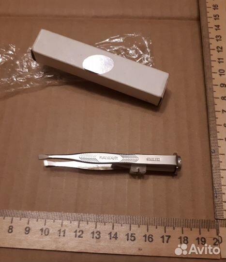 Пинцет и карандаш для бровей