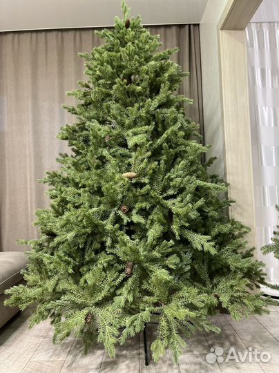 Ель литая с шишками