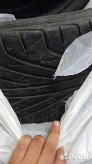 Triangle PL01 245/40 R18