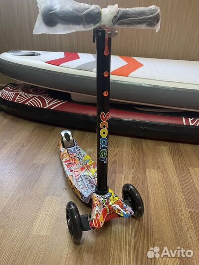 Самокат детский со светящимися колесами