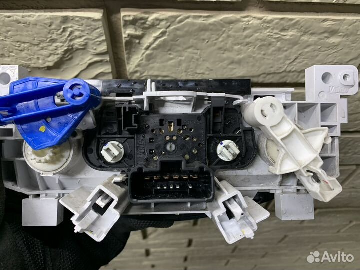 Renault Duster Блок управления отопителем