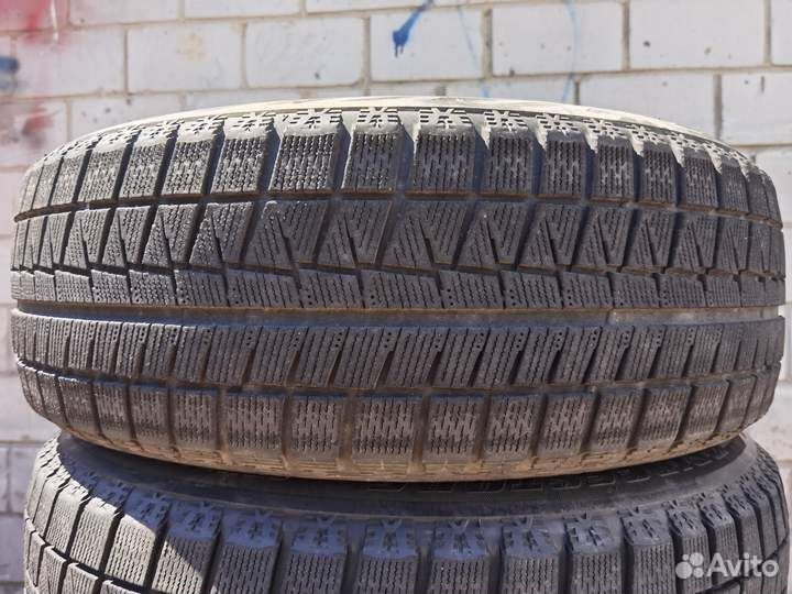 Bridgestone Blizzak Revo GZ 215/60 R17 96Q