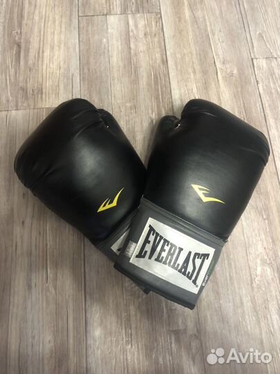 Боксерские перчатки 12 oz everlast
