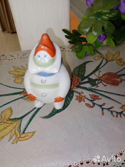 Фарфоровая статуэтка укутыш