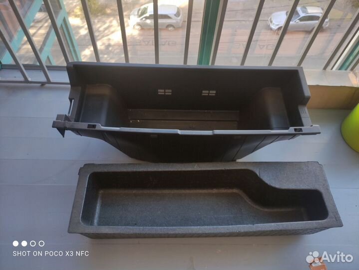 Ящик в багажник Toyota Prius Alpha (б/у)