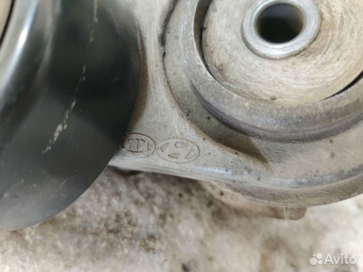 Натяжитель приводного ремня в сборе KIA/Hyundai