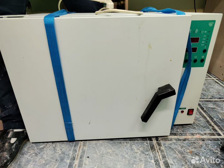 Сухожаровый шкаф