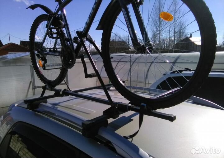 Велокрепление на крышу автомобиля стальное