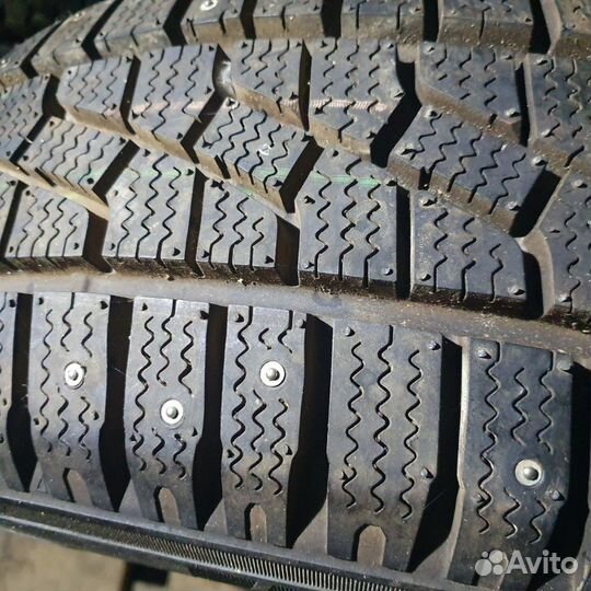 Kumho I'Zen Stud Snow KW11 205/60 R15