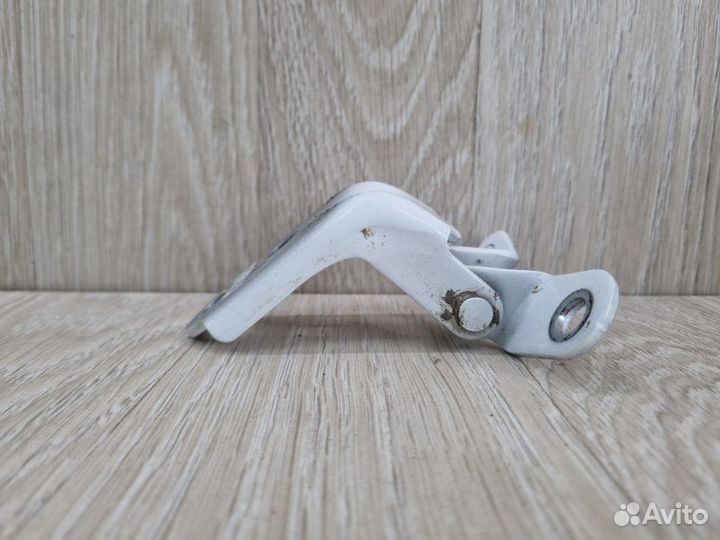 Петля двери задняя правая Hyundai Solaris 2