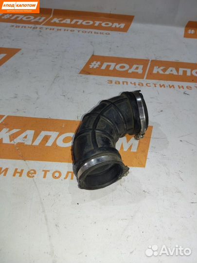 Патрубок воздушного фильтра Opel Astra J 13265785