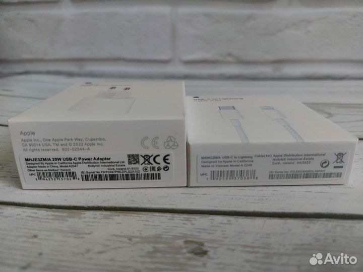 Комплект зарядки на iPhone