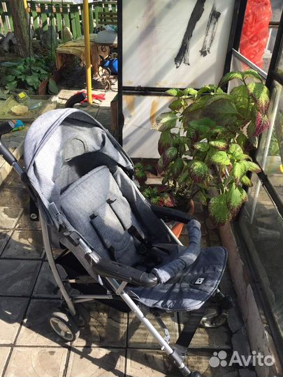 Прогулочная коляска трость