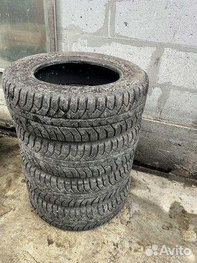 Bridgestone Ice Cruiser 7000 235/65 R17