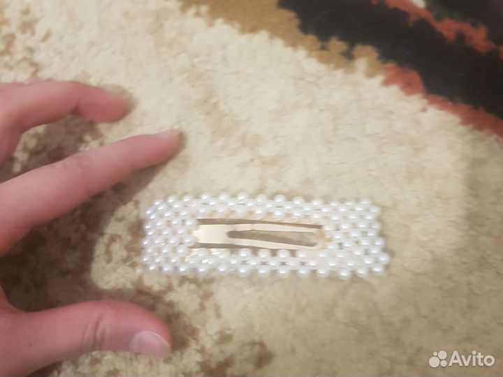 Заколка для волос из бисера